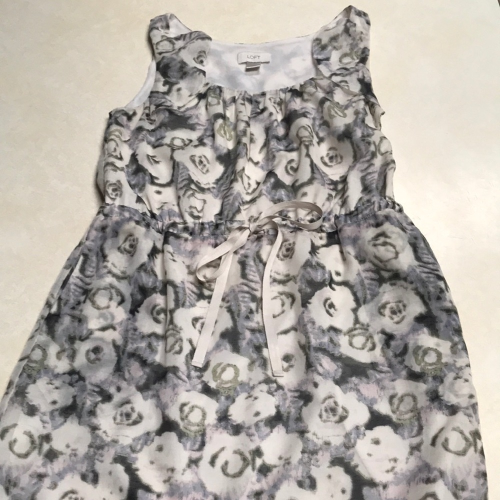 Ann Taylor Loft size 4 floral summer dress